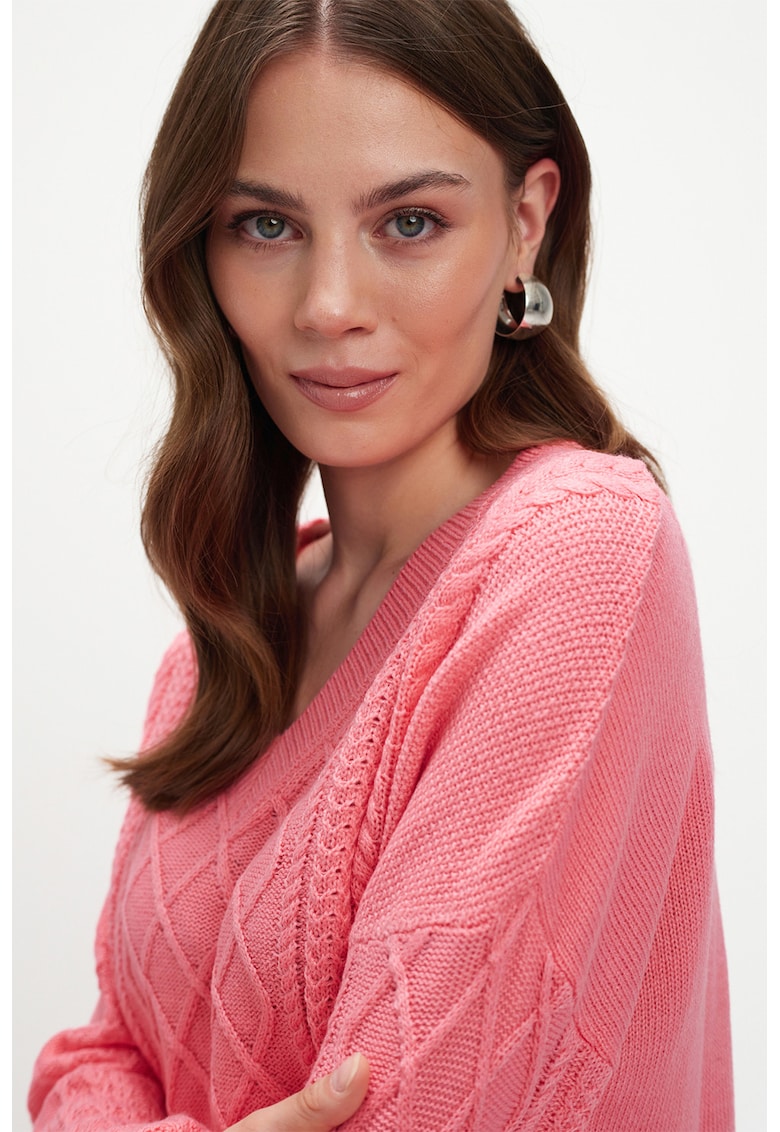 Pulover cu decolteu in V si maneci cazute