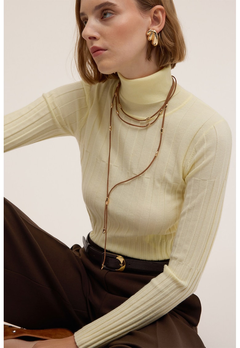 Pulover cambrat cu guler inalt si model uni - Galben deschis