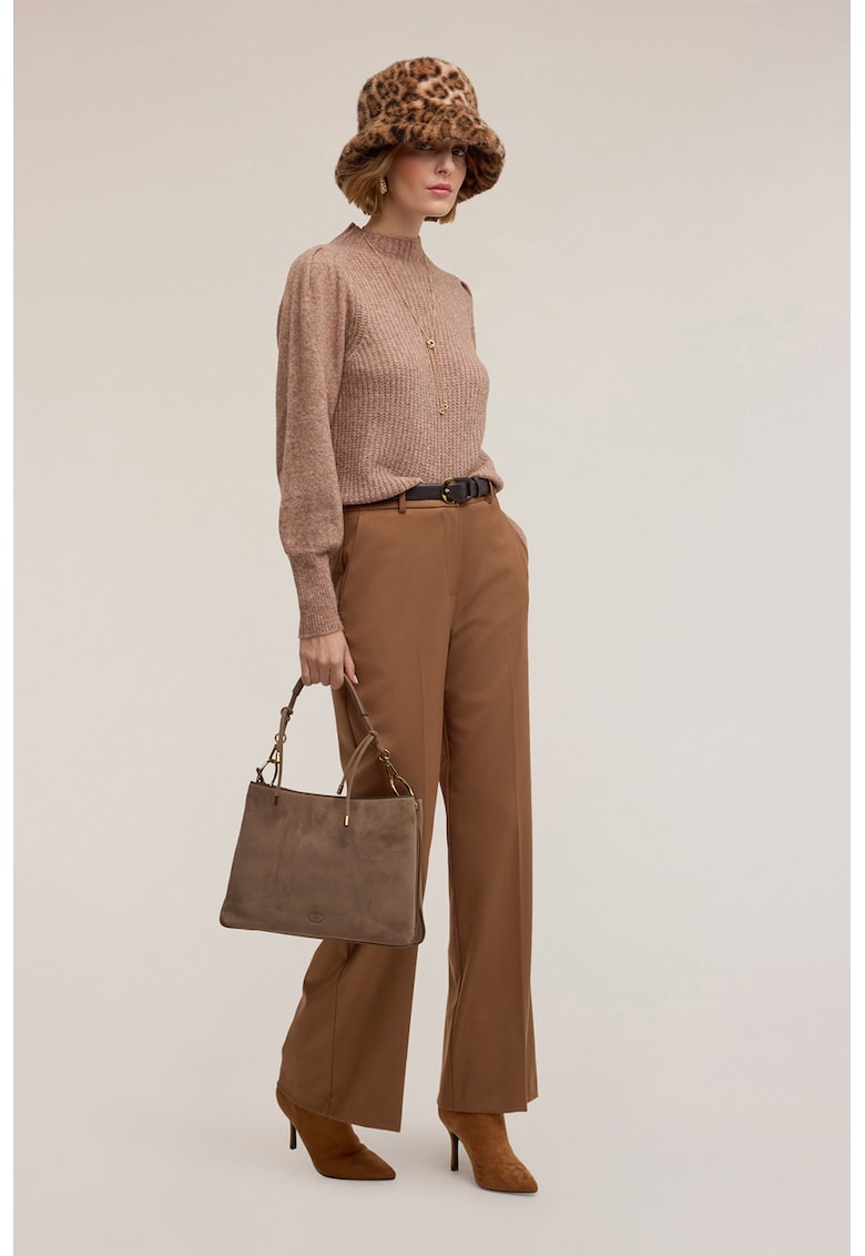 Pulover tricotat din amestec de lana cu guler scurt