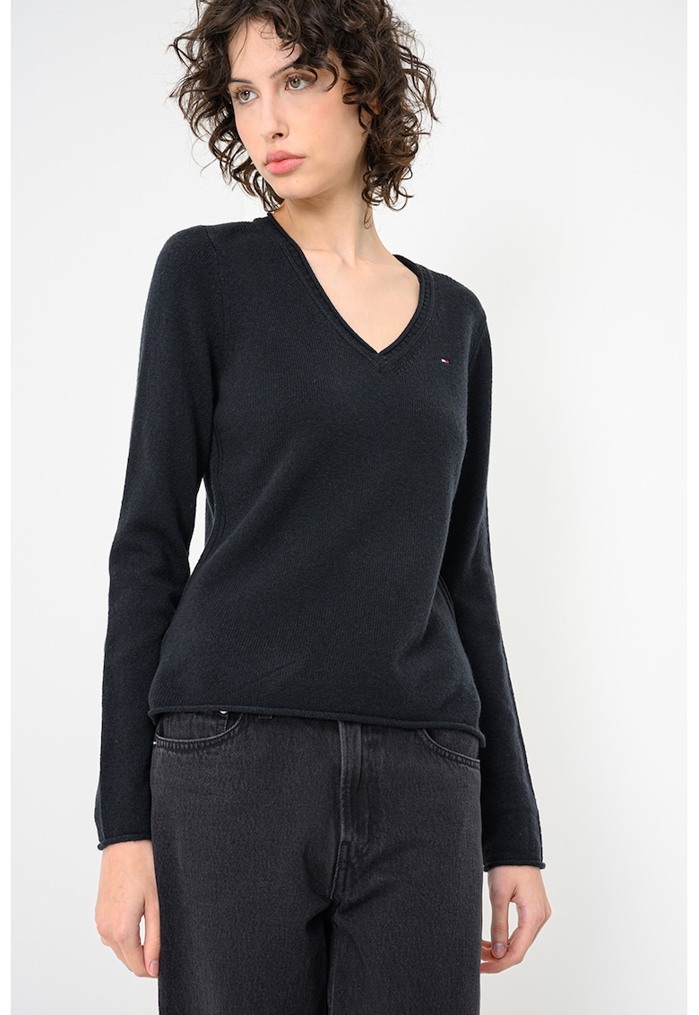 Pulover de lana cu decolteu in V