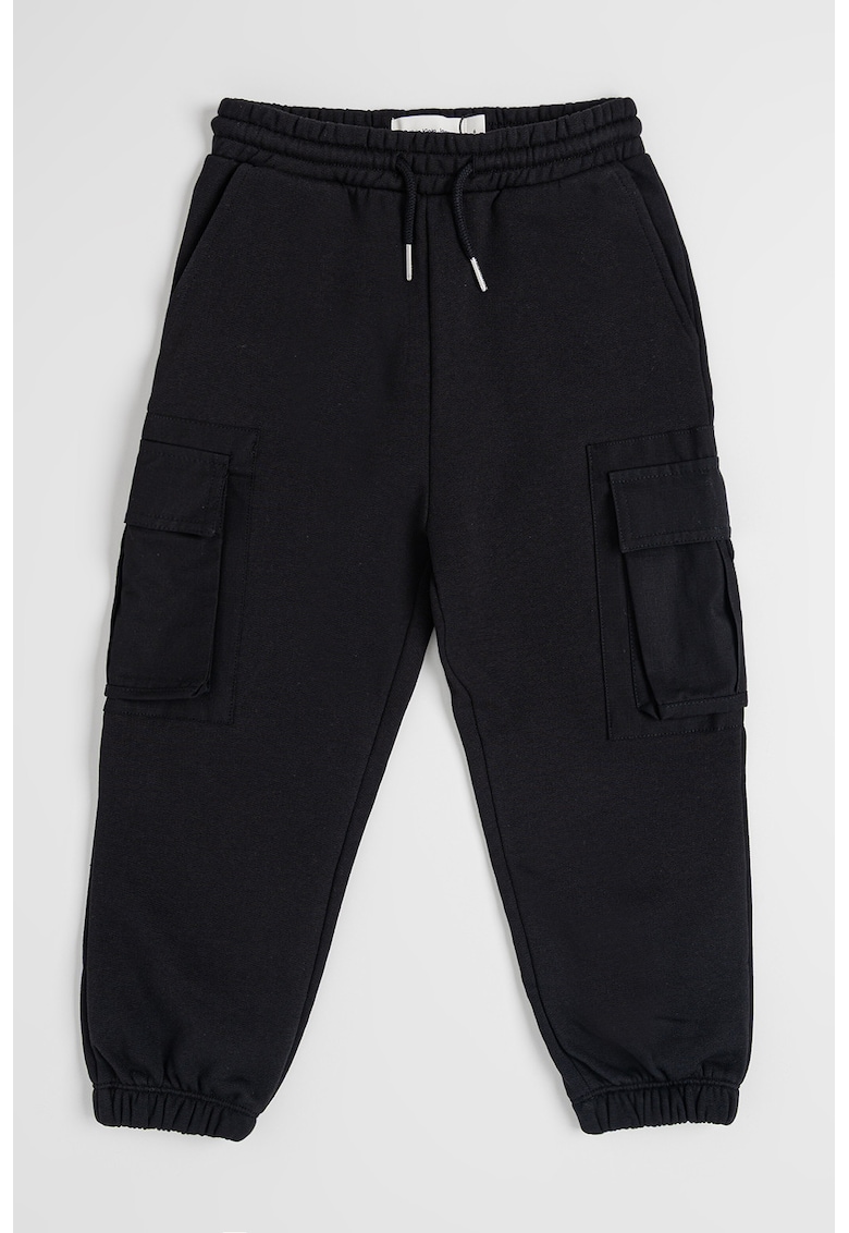 Pantaloni de trening cargo cu croiala conica