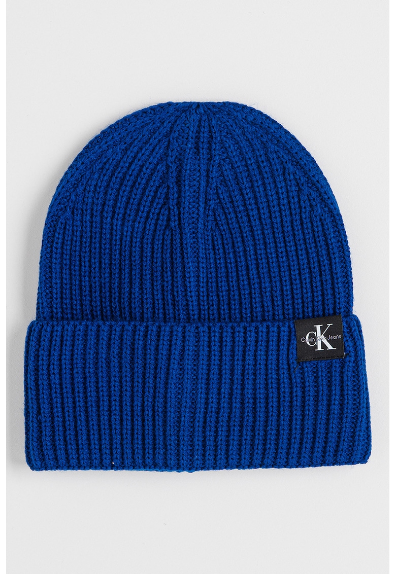 Caciula tricotata cu detaliu monograma