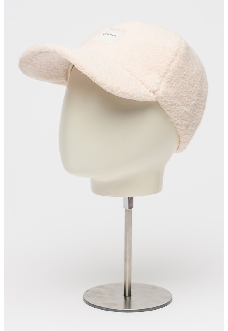 Sapca din material teddy cu logo brodat