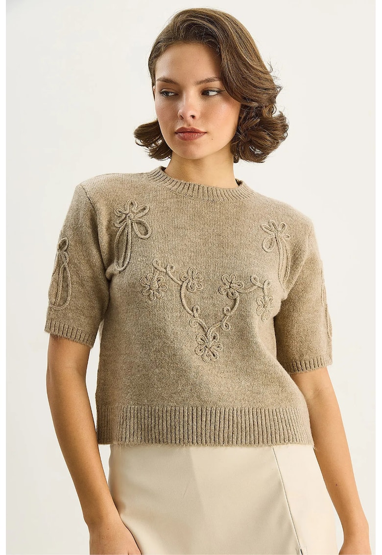 Pulovere - Femei - Pulover tricotat cu guler rotund si brodat LUCCI - Bej Natural -