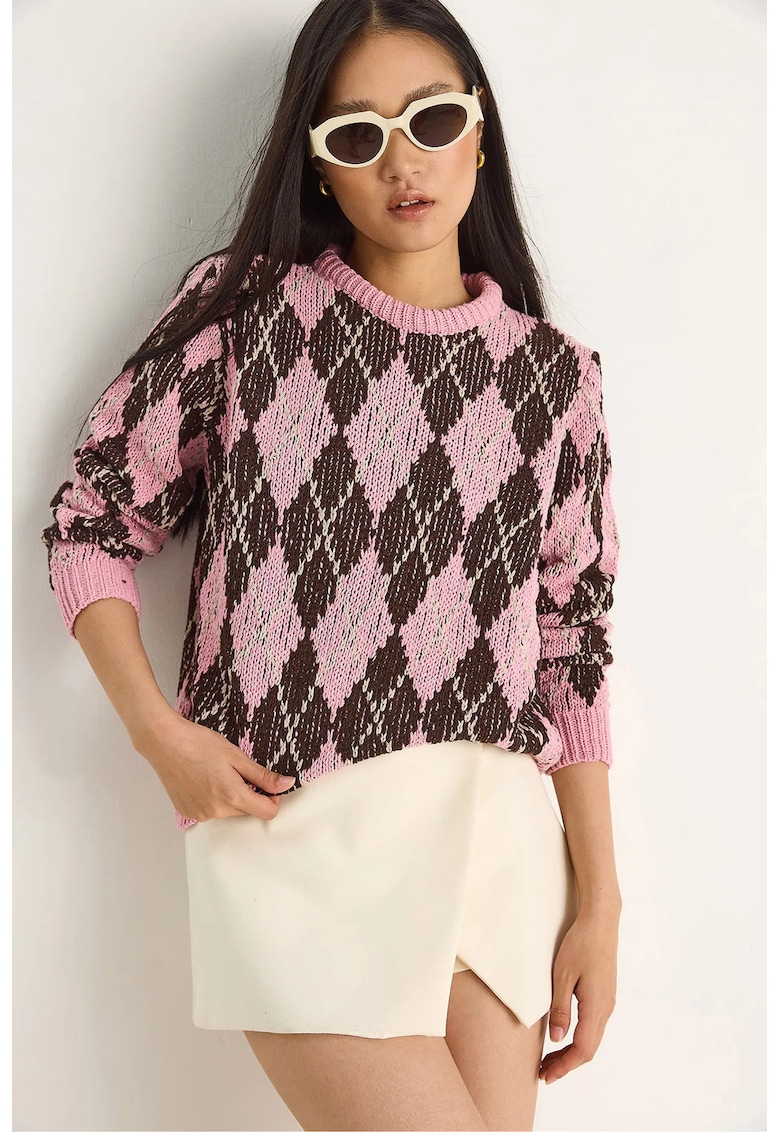 Pulovere - Femei - Pulover tricotat cu guler rotund si model cu romburi LUCCI pentru femei - Garoafa roz -