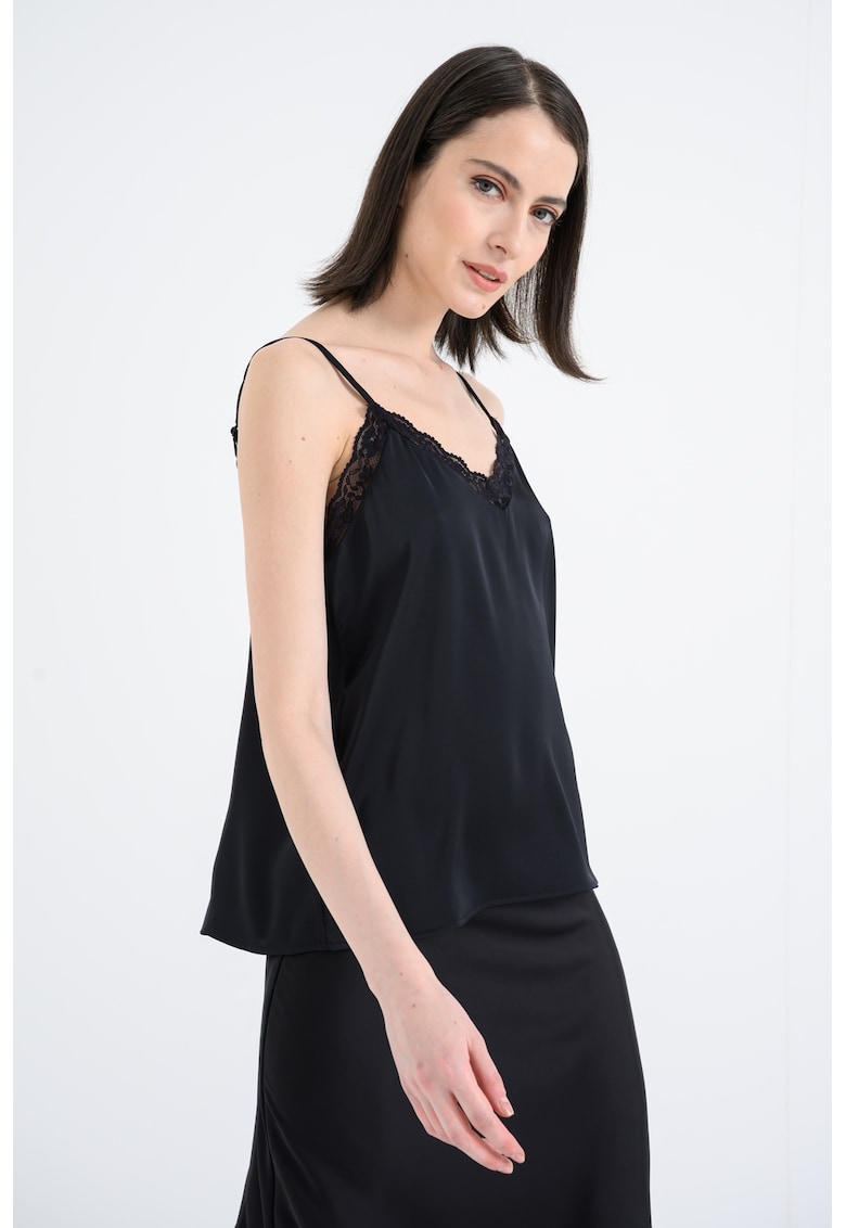 Top din satin cu captuseala din dantela