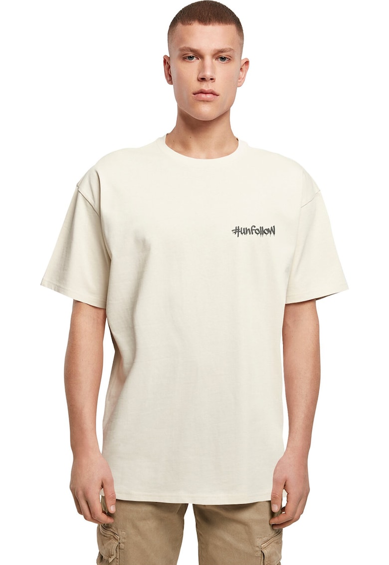 Tricou lejer cu decolteu la baza gatului si imprimeu text