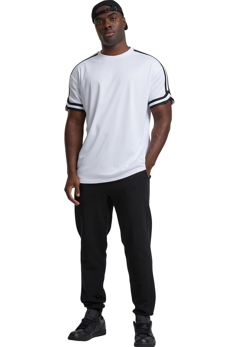 Tricou cu benzi contrastante pe maneci