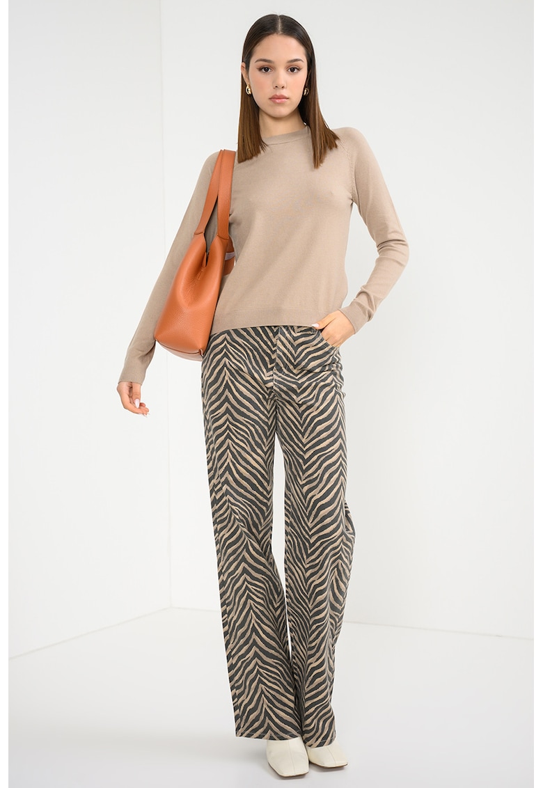 Pulover cu decolteu la baza gatului si model uni Happiness - Maro nisip