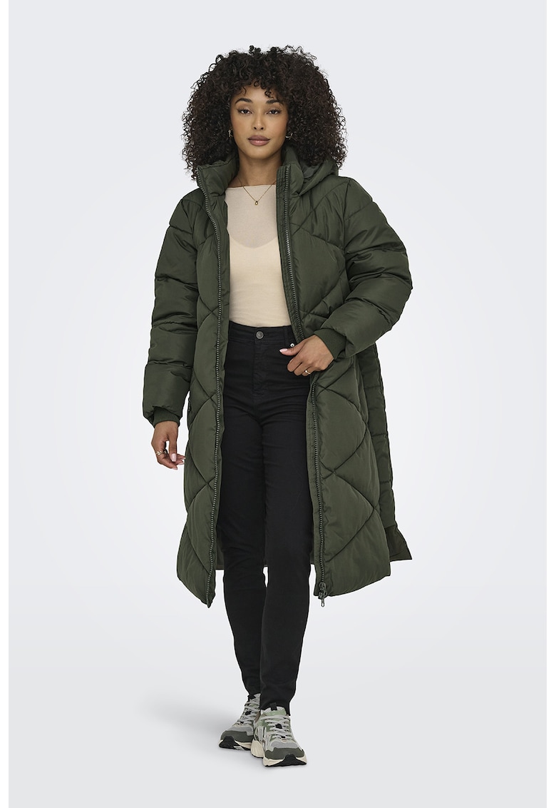 Geaca lunga cu vatelina si gluga