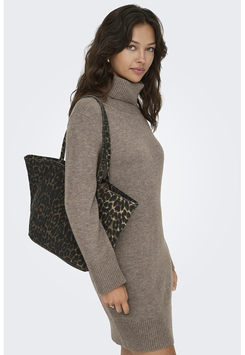 Pulover-rochie cu guler inalt