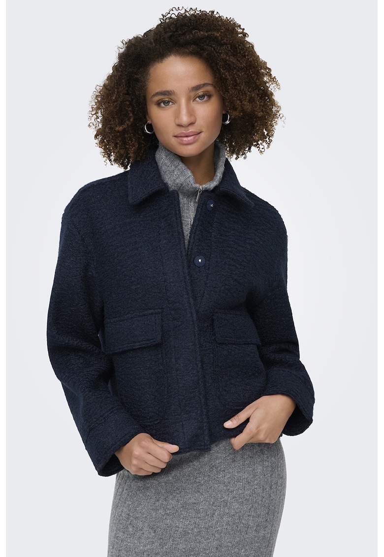 Jacheta cu guler ascutit