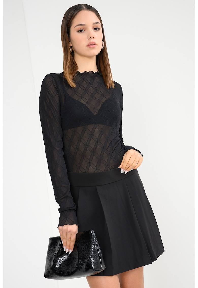 Bluza semitransparenta cu broderie