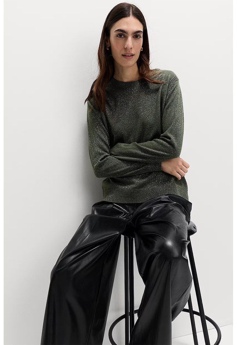 Pulover cu aspect stralucitor si decolteu la baza gatului - Verde sparanghel