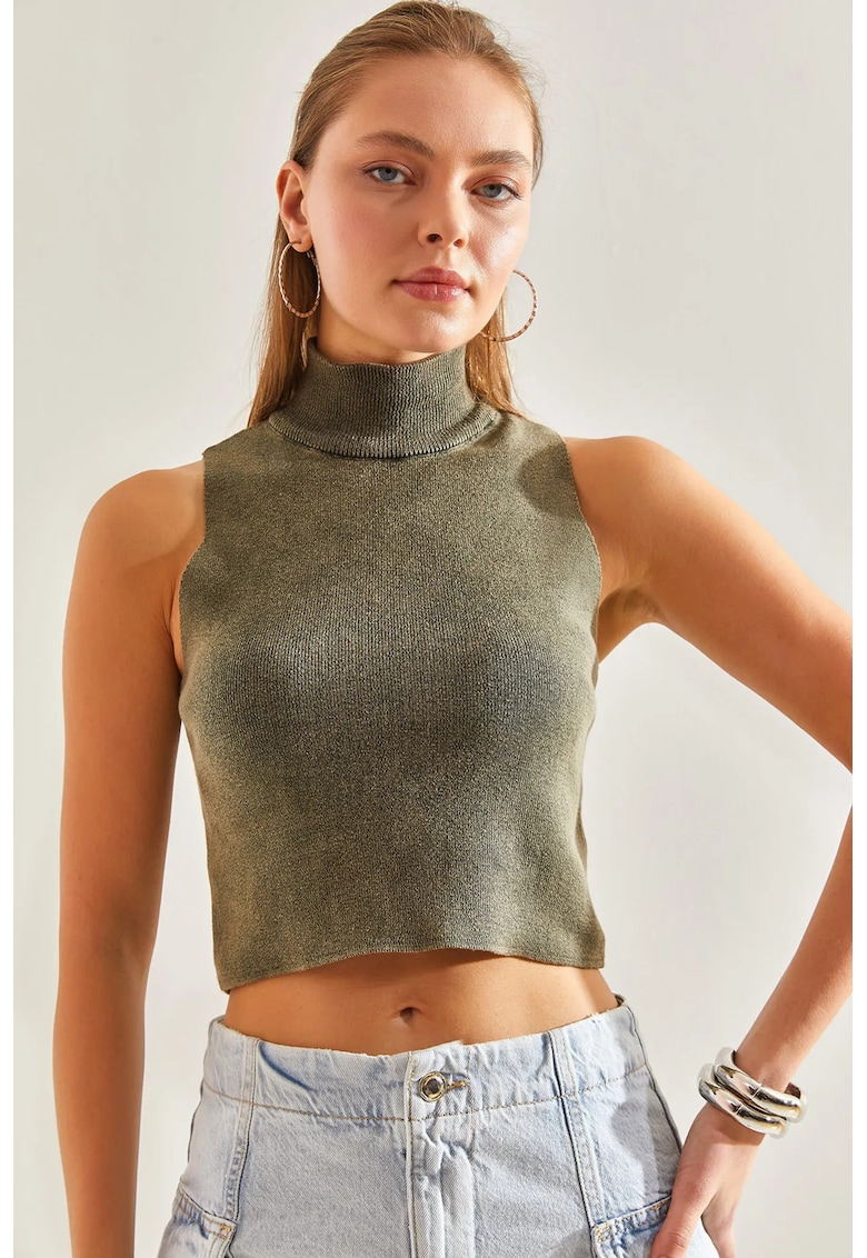 Bluze - Femei - Bluza scurta cu guler inalt si croiala slim fit - tricotata cu nervuri - Verde -