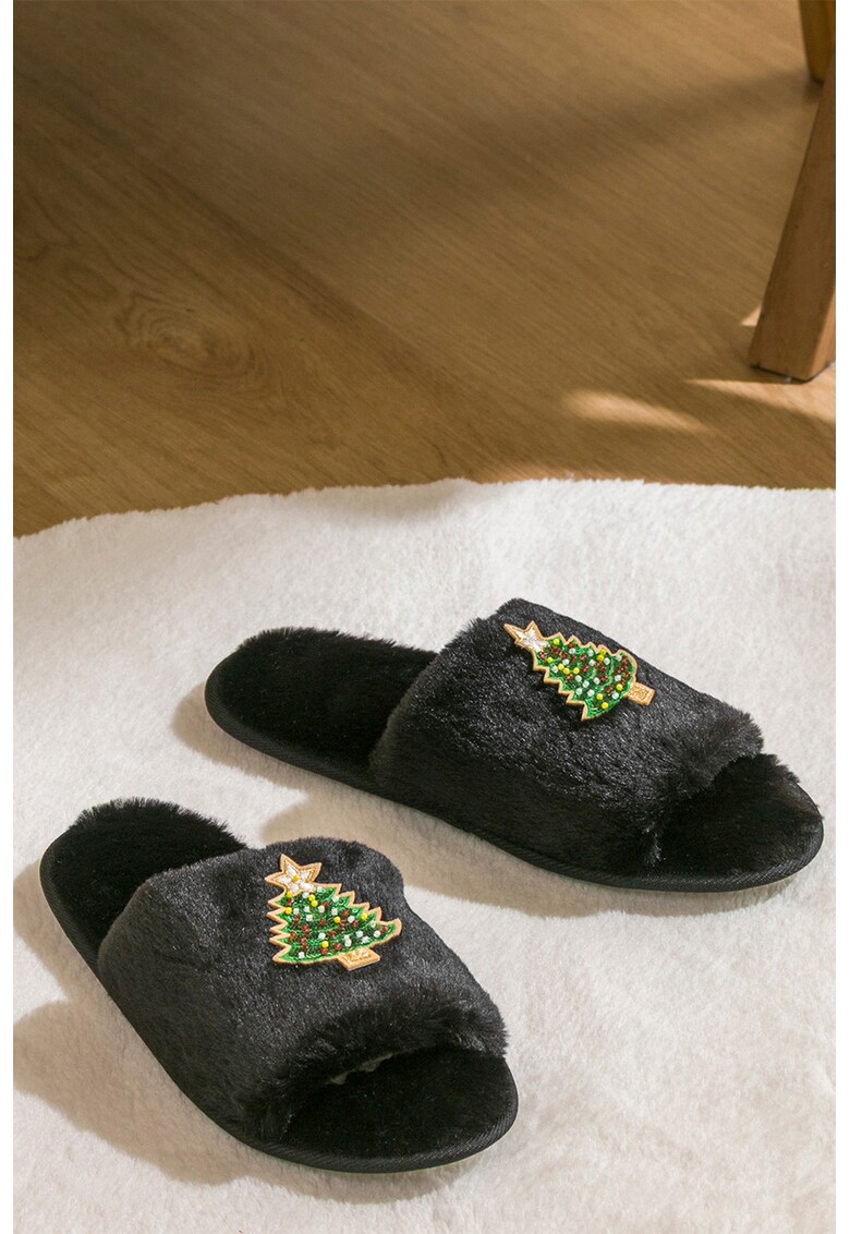 Papuci pufosi cu varf decupat si model tematic de Craciun - Negru