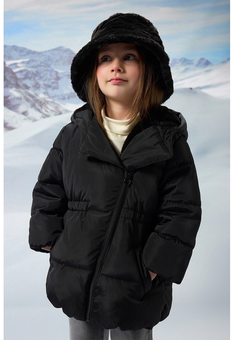 Geaca cu vatelina si inchidere asimetrica