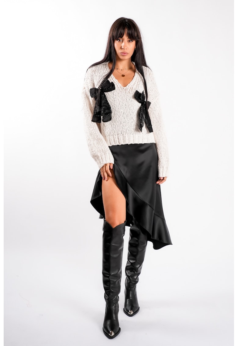 Pulover alb moale si calduros cu funde