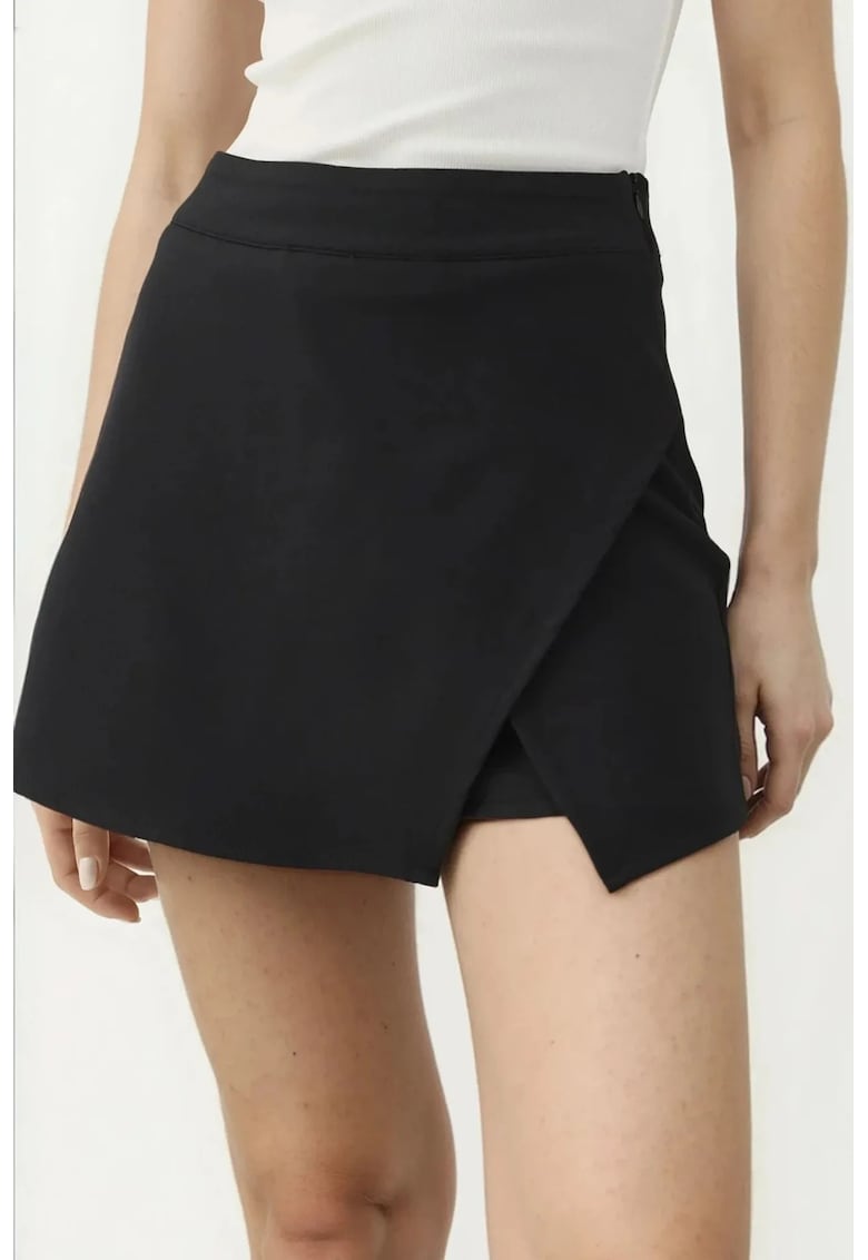 Pantaloni scurti - Femei - Mini-shorts cu talie inalta - Negru -