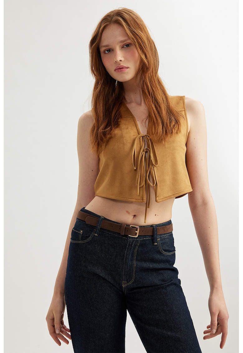 Vesta crop de piele intoarsa ecologica cu snururi