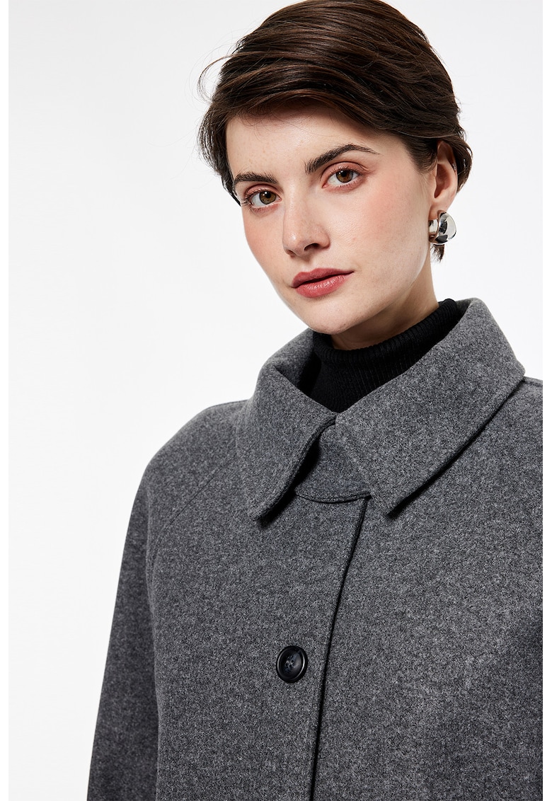 Palton regular fit cu guler ascutit