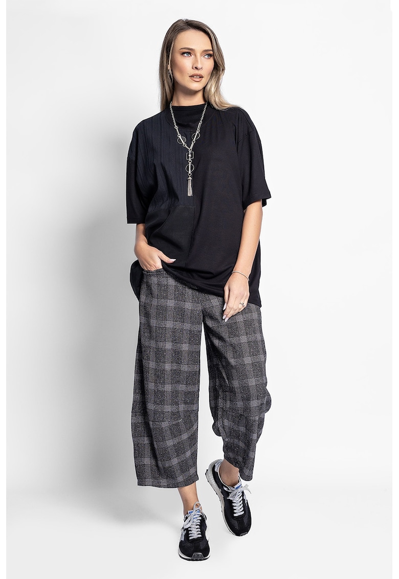 Pantaloni crop cu model in carouri - Gri inchis