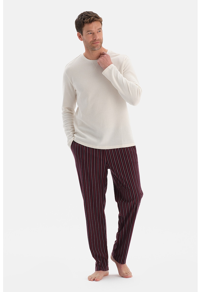 Pijama cu pantaloni lungi si dungi