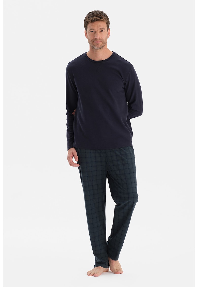 Pijama in carouri cu pantaloni lungi