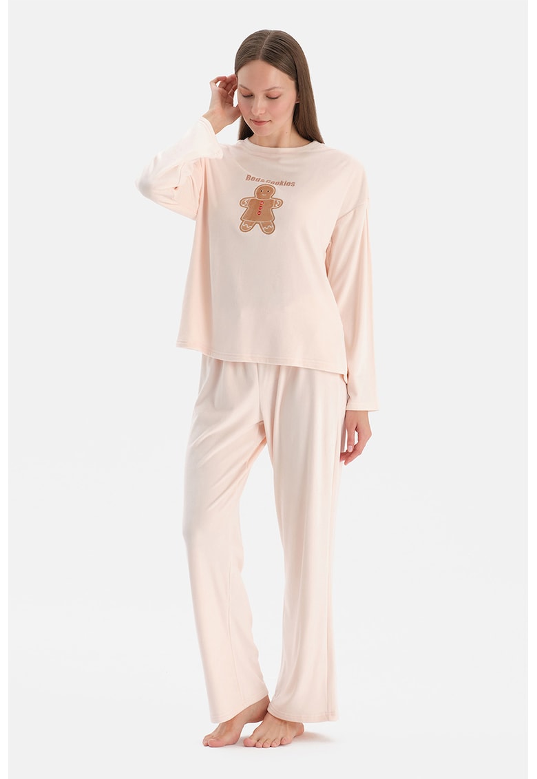 Pijama lejera cu aplicatie cu model de Craciun