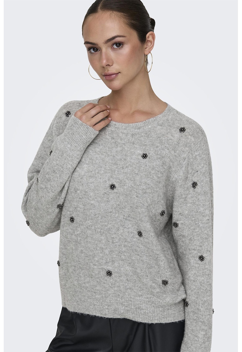 Pulover cu decolteu la baza gatului si marele