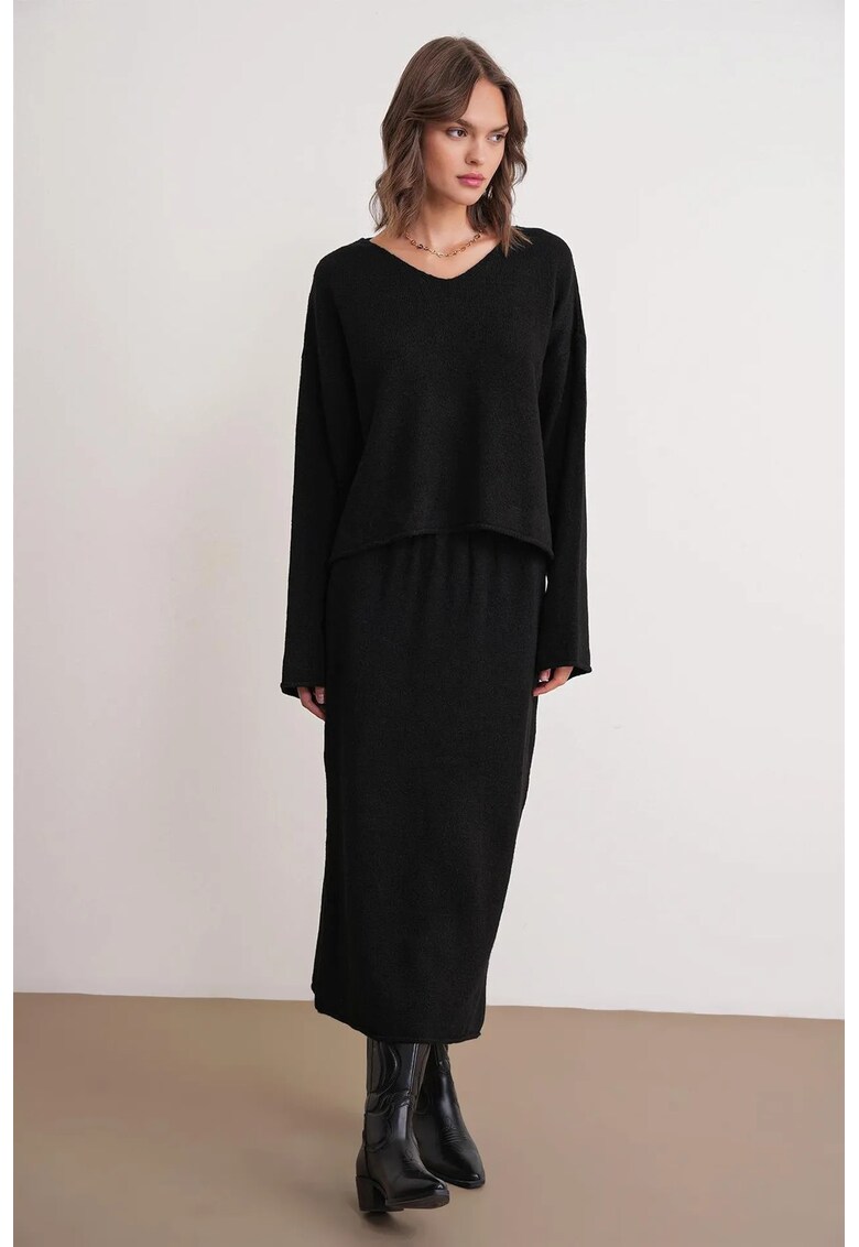 Set tricotat pulover cu decolteu in V si fusta - negru - tricot