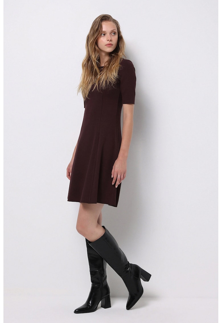 Rochie mini cu decolteu la baza gatului