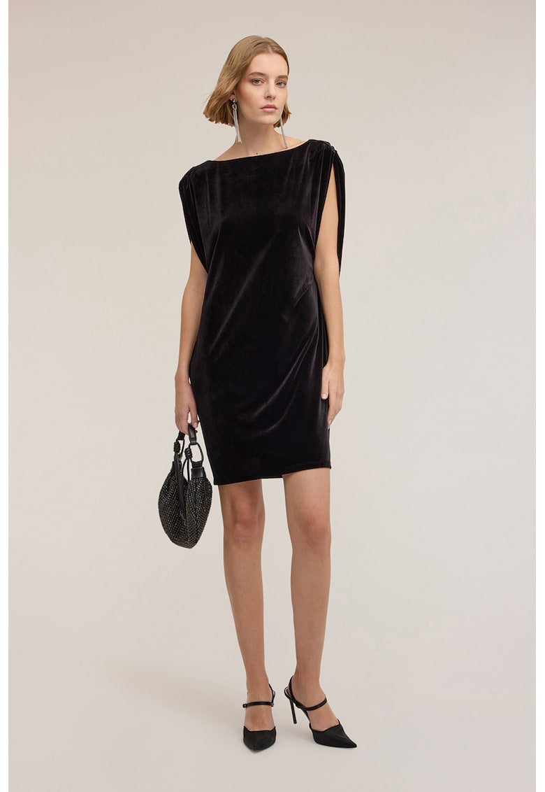 Rochie scurta din catifea cu decolteu barcuta