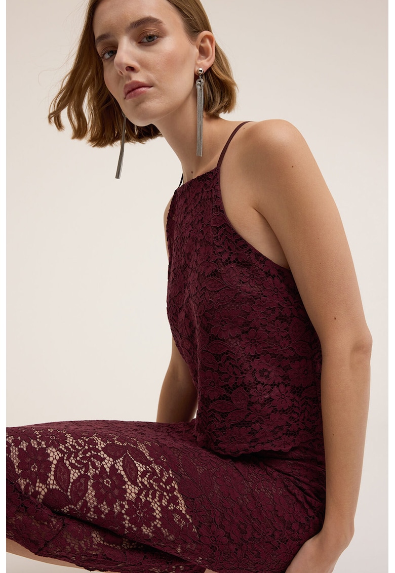 Top cu decolteu patrat si strat exterior din dantela