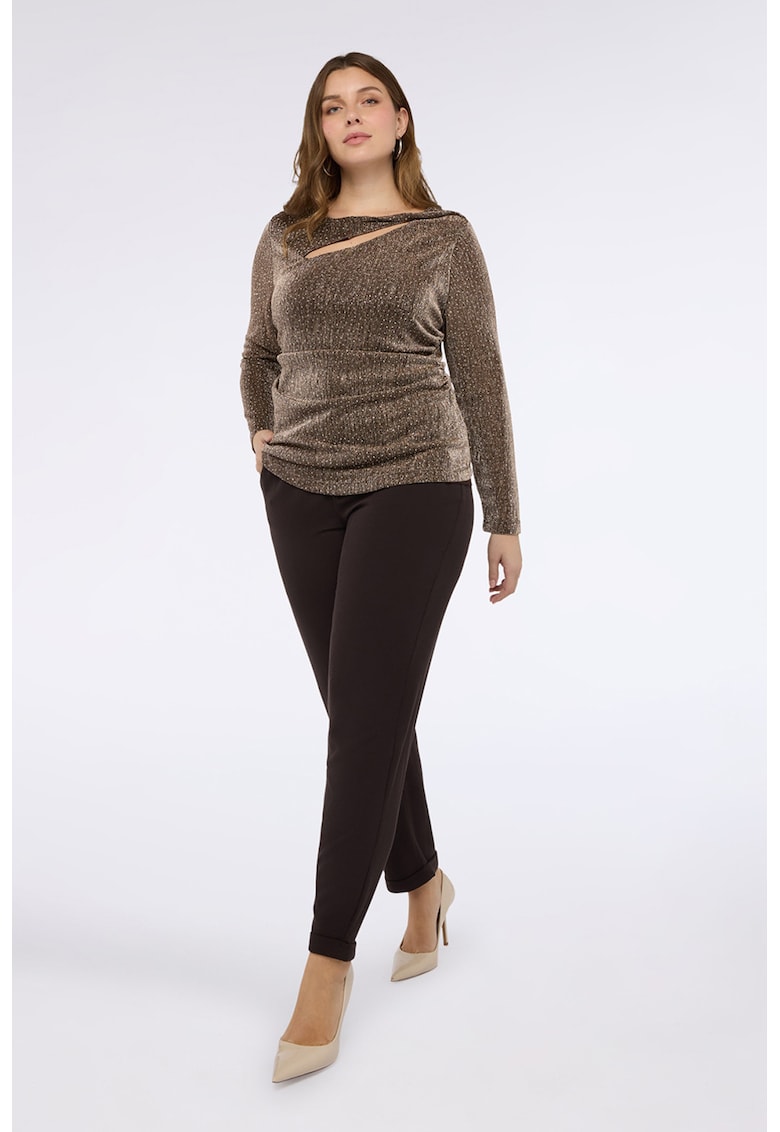 Bluza cu decupaj si strasuri