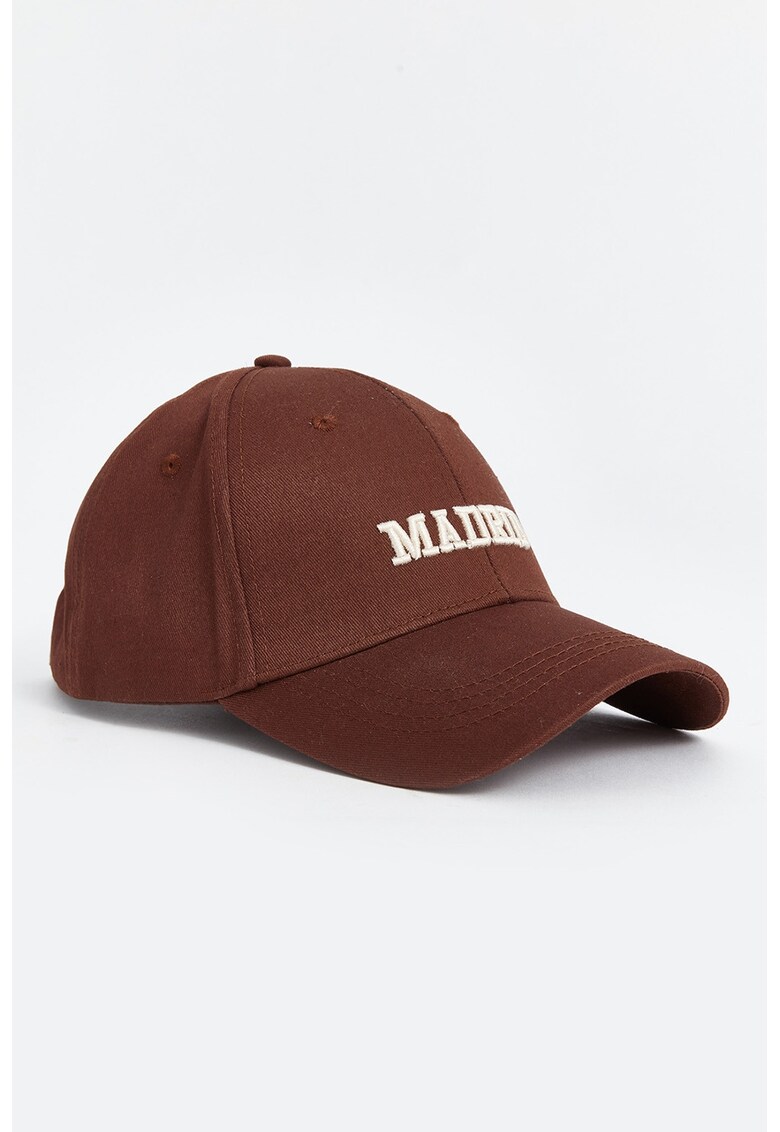 Sapca cu text brodat - pentru baseball - Maro scortisoara