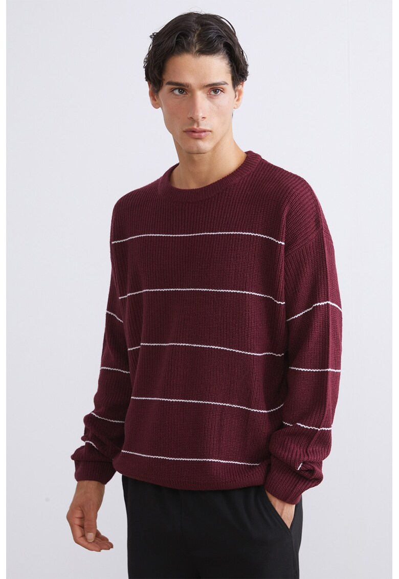 Pulover lejer cu model in dungi - Alb/Visiniu