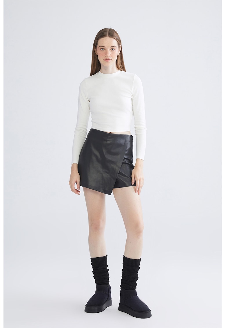 Fusta-pantalon scurta din piele ecologica cu talie inalta