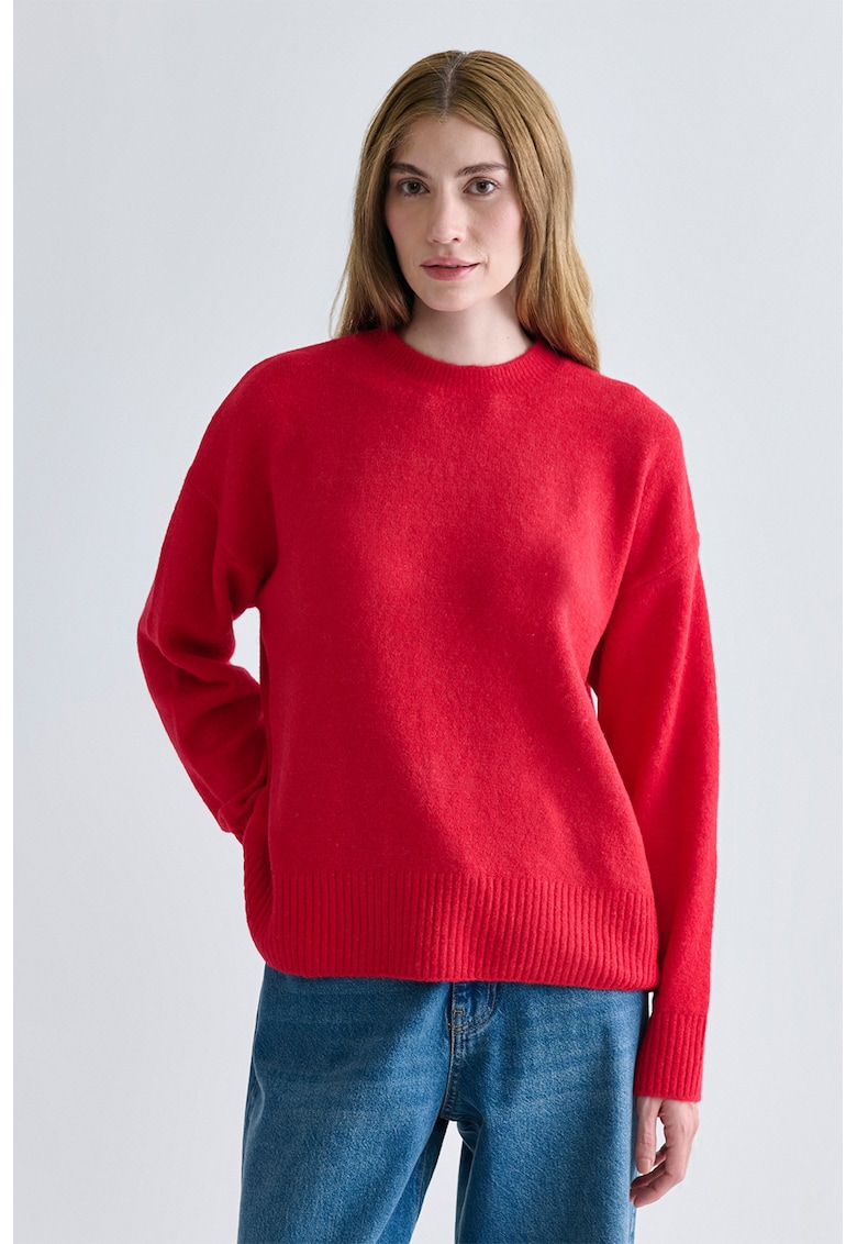 Pulover lejer cu decolteu la baza gatului - Rosu