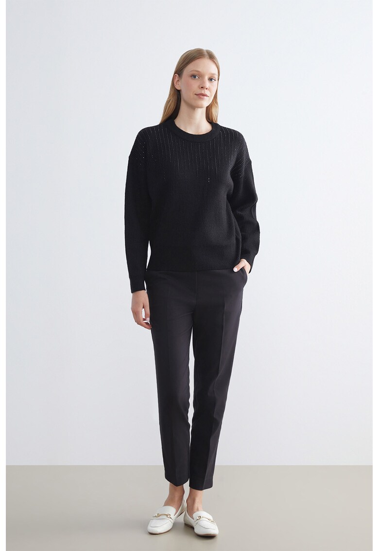 Pulover lejer cu aplicatii cu strasuri - Negru