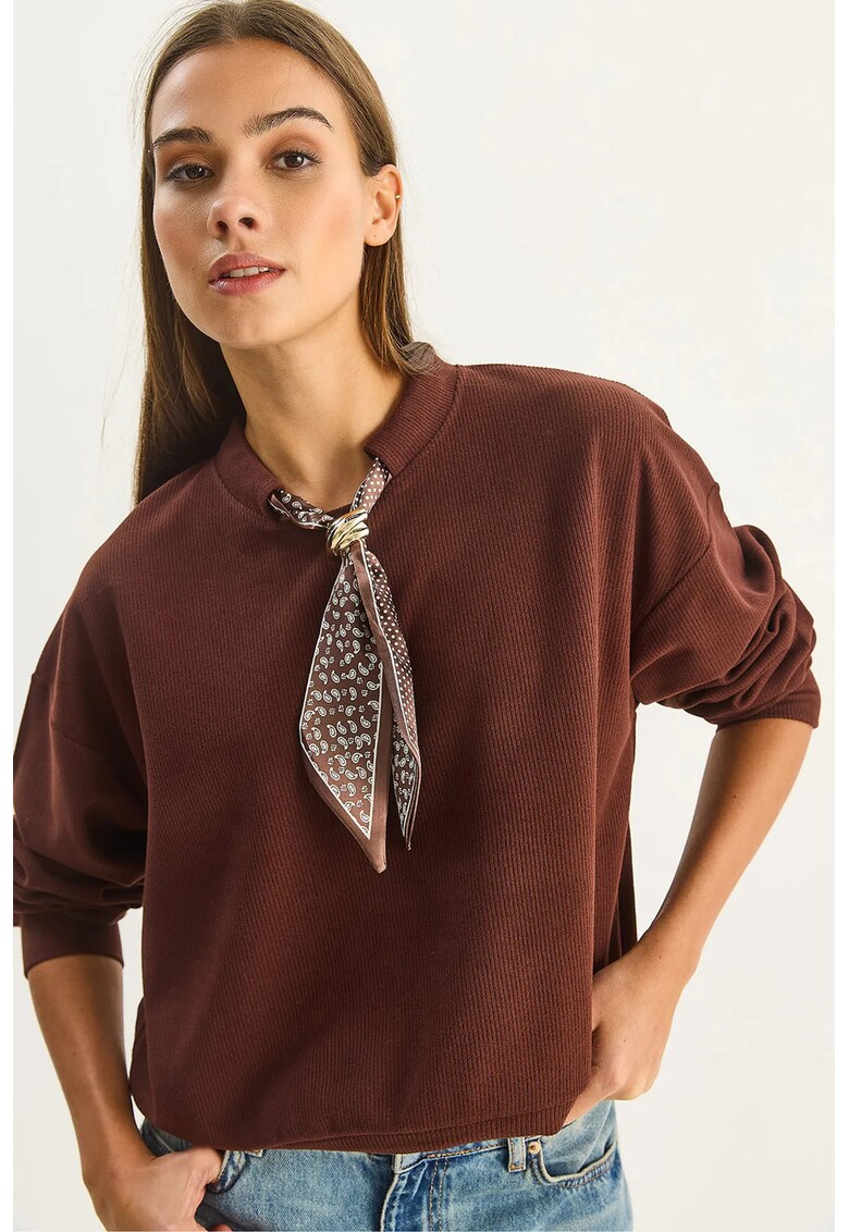 Hanorac dama guler rotund - detaliu accesoriu imprimat - maro mocha inchis - textil