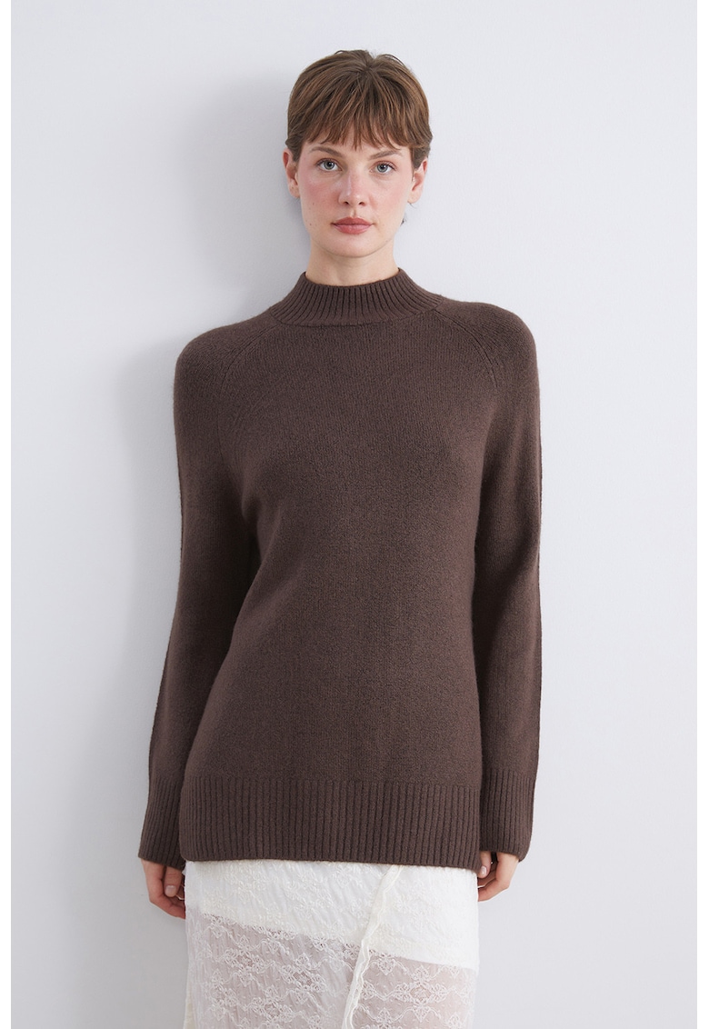 Pulover supradimensionat cu guler inalt - Maro inchis