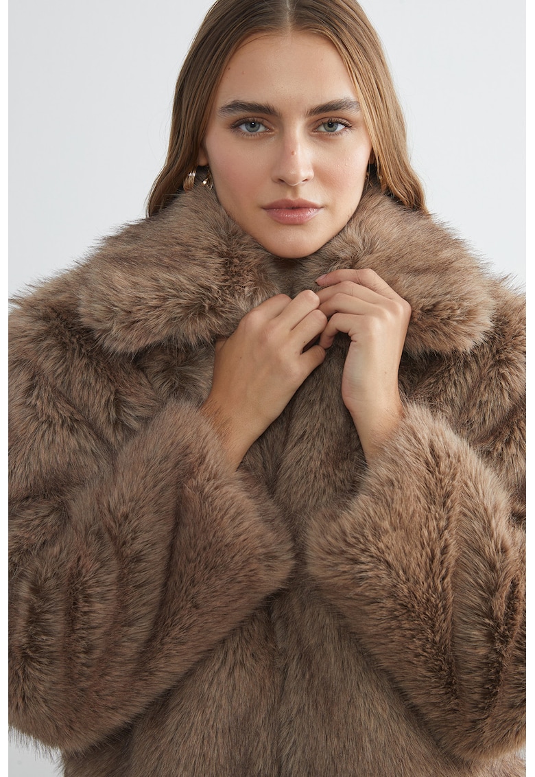Palton din blana sintetica