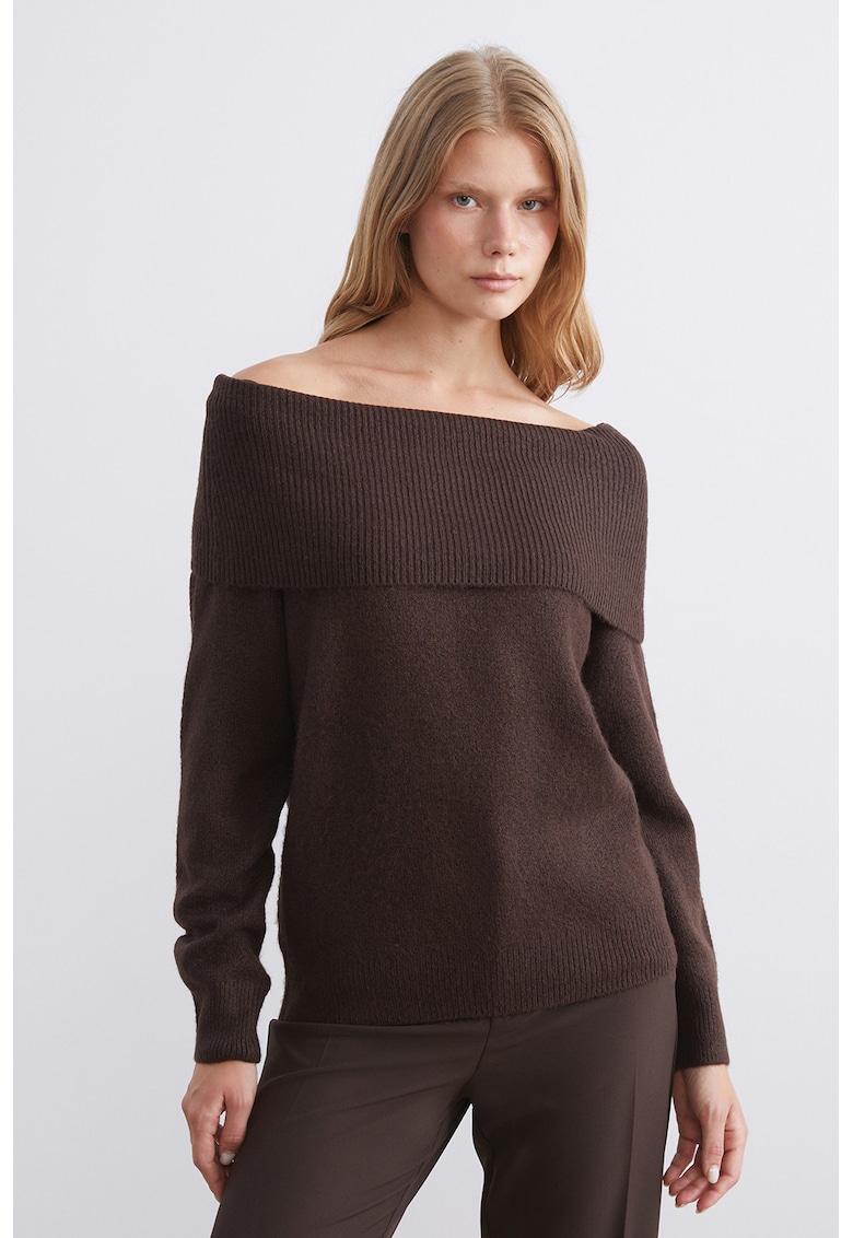 Pulover uni cu decolteu pe umeri - Maro