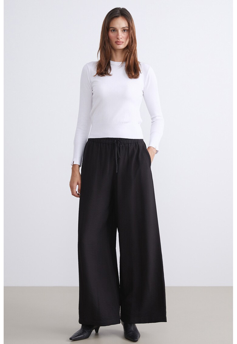 Pantaloni cu croiala ampla si talie ajustabila - Negru