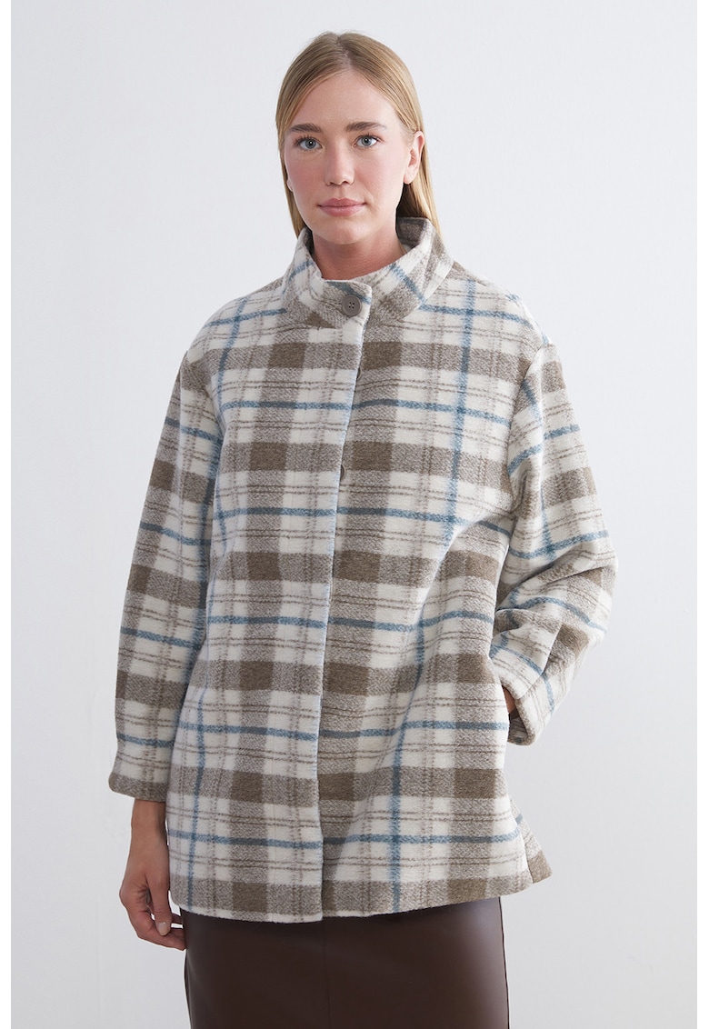 Trenci cu model in carouri si nasturi