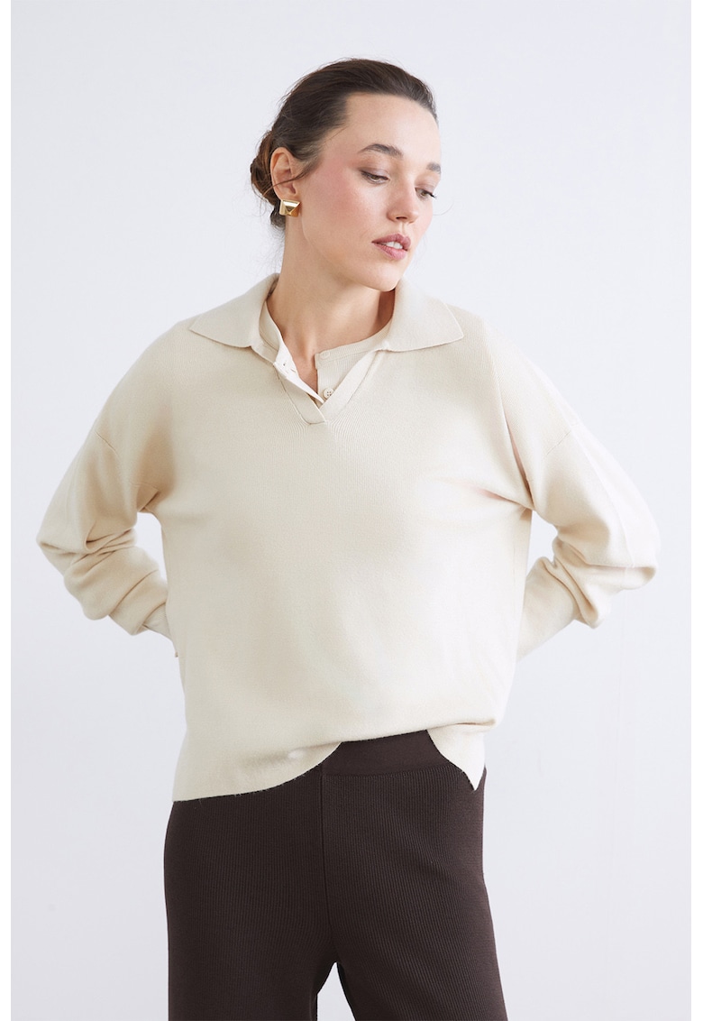 Pulover lejer cu decolteu in V - Bej deschis