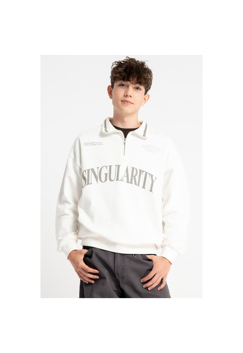 Bluzon cu fermoar scurt si text