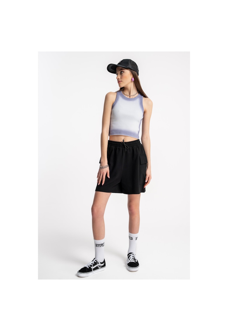 Pantaloni scurti de trening uni cu buzunare aplicate