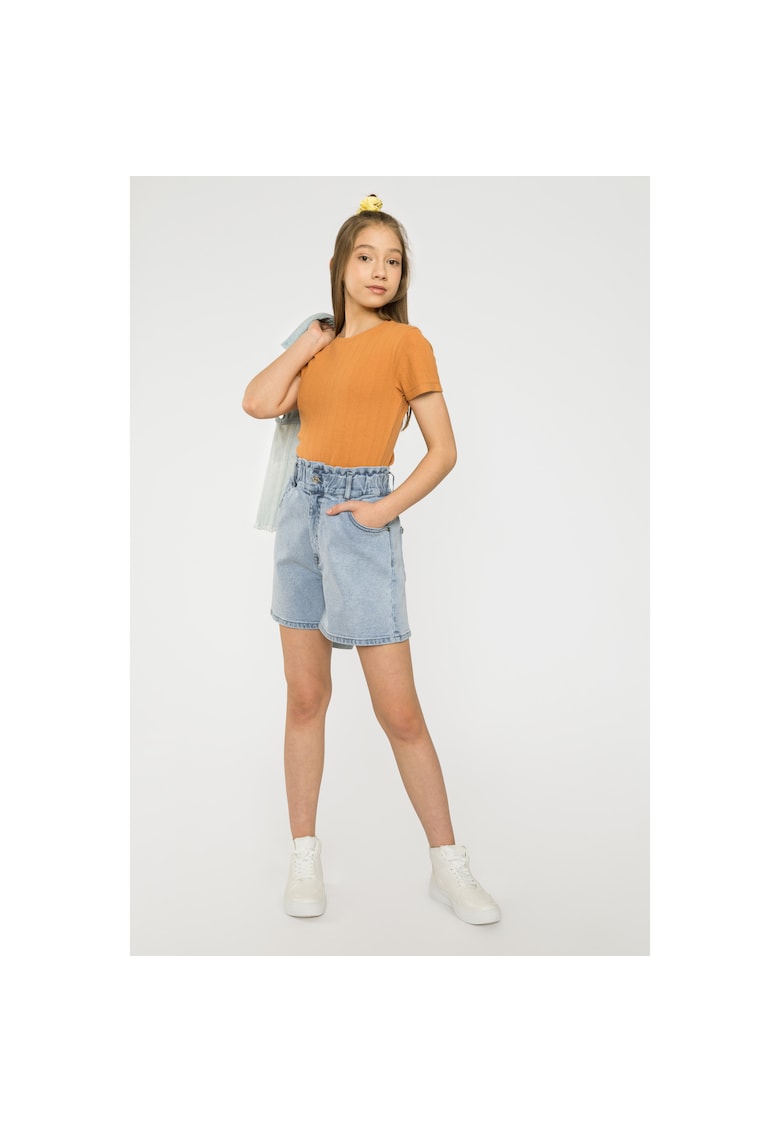 Pantaloni scurti lejeri cu talie inalta